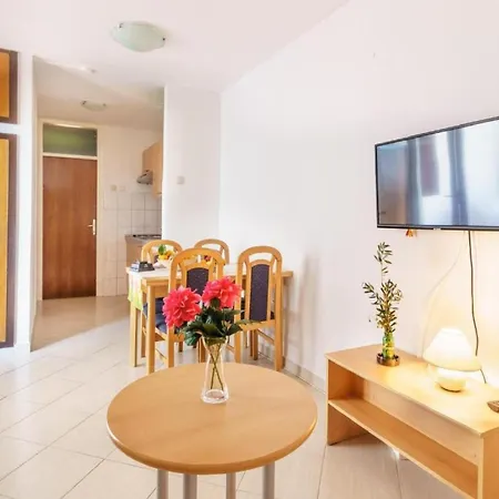 Lumbarda Resort Apartments *
